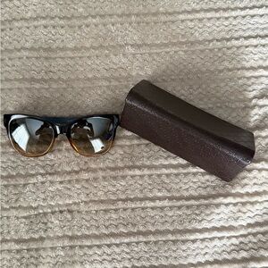 Gucci Women's Sunglasses - Black and Brown
